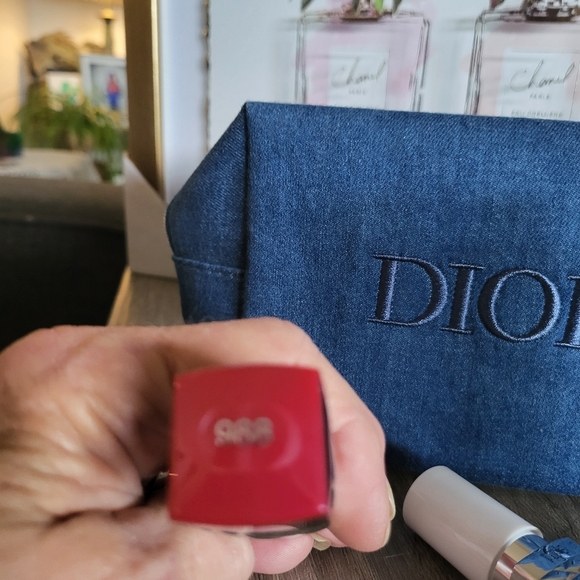 Dior makeup bag with makeup - Picture 5 of 7